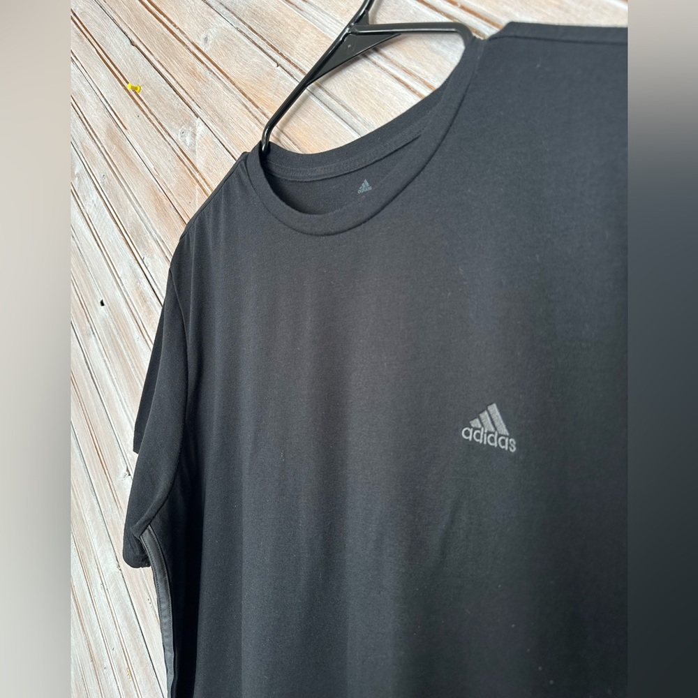 Adidas Aeroready Athletic T Shirt Black Tee Gray Embroidered Stripes - Picture 4 of 7